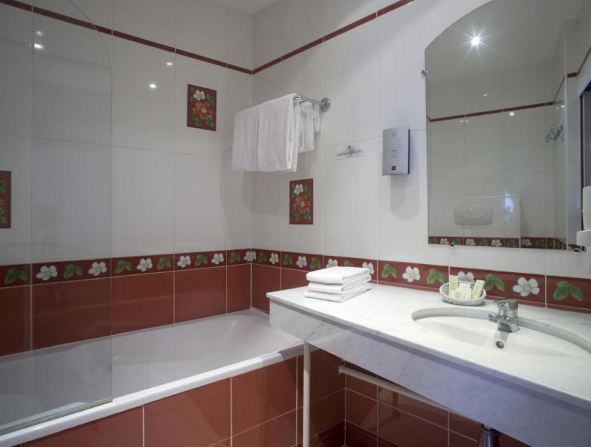 Logis Hotel & Restaurant Du Sauvage La Ferte-Gaucher Ngoại thất bức ảnh