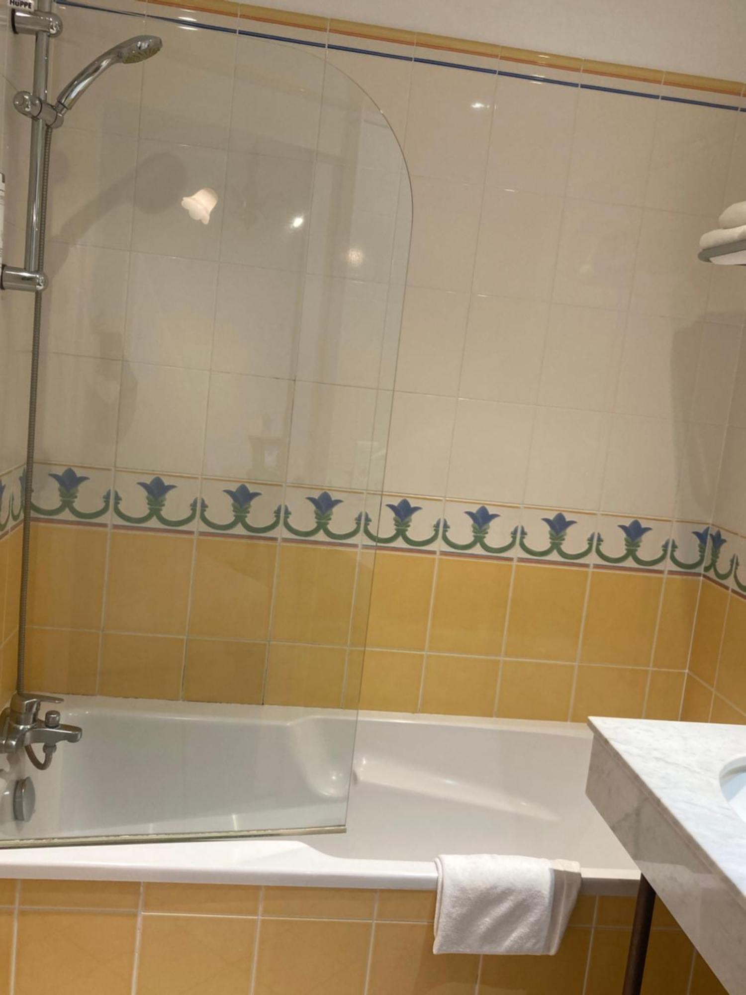 Logis Hotel & Restaurant Du Sauvage La Ferte-Gaucher Ngoại thất bức ảnh